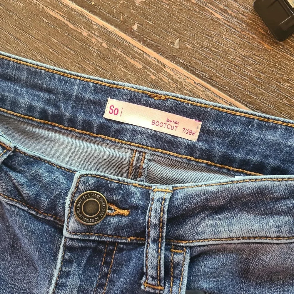 SO Women’s Bootcut Low Rise Dark Wash Denim Jeans Size 7/28 Stretch Casual